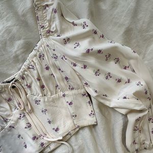 Cream Floral Crop